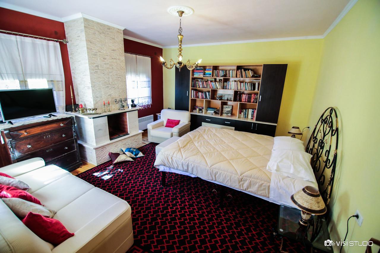 Bujtina Leon'S Apartments Κορυτσά Εξωτερικό φωτογραφία